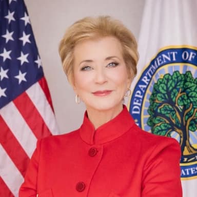 Official portrait of Linda E. McMahon